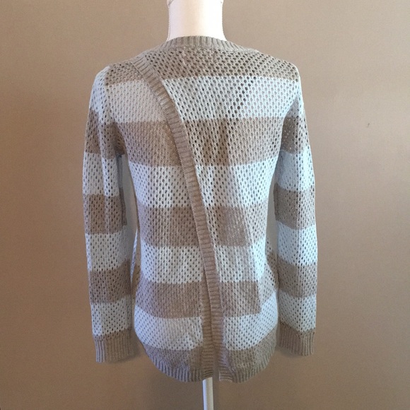 OLIVE & OAK High/Low Split Back Sweater Top NWT - Picture 2 of 8